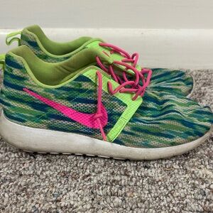 Nike Kids Green and Pink Sneakers